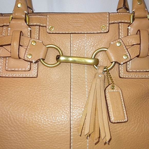 COACH XL Pebbled Leather Hampton Carryall in Light Camel - Picture 8 of 15